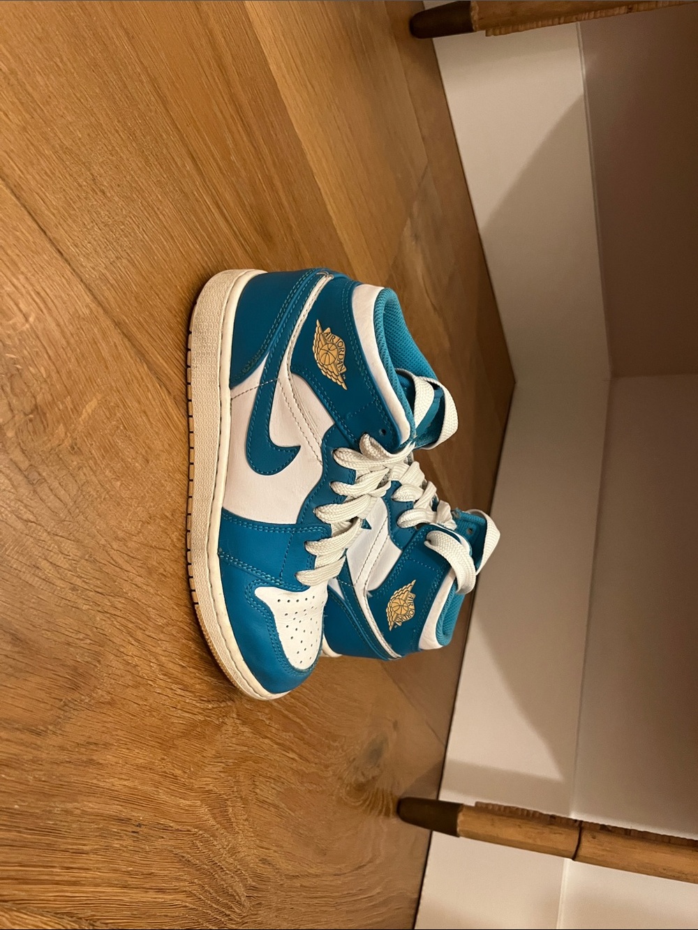 Nike Air Jordan 1 Mid Teal & White